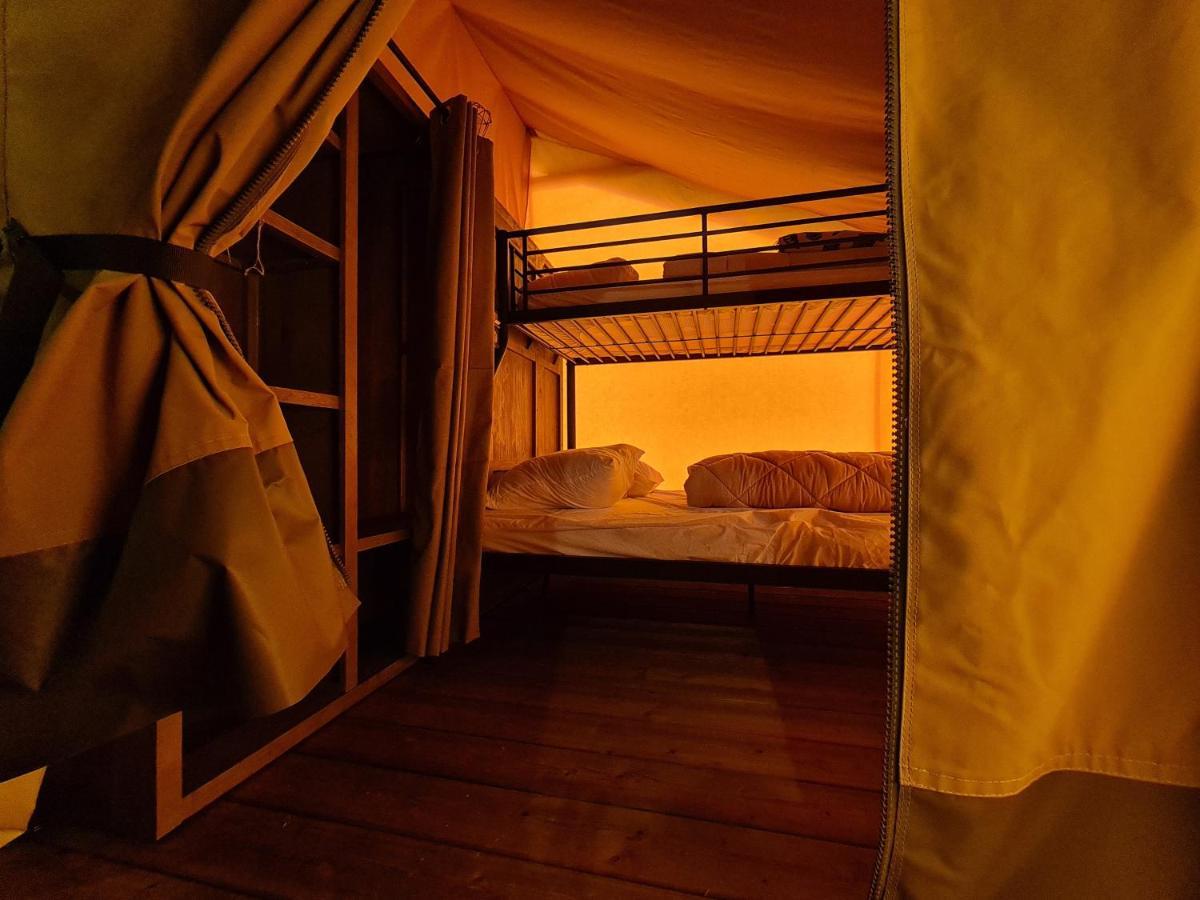 Camping A La Ferme - Hebergements Insolites Cerisy-la-Foret Екстериор снимка