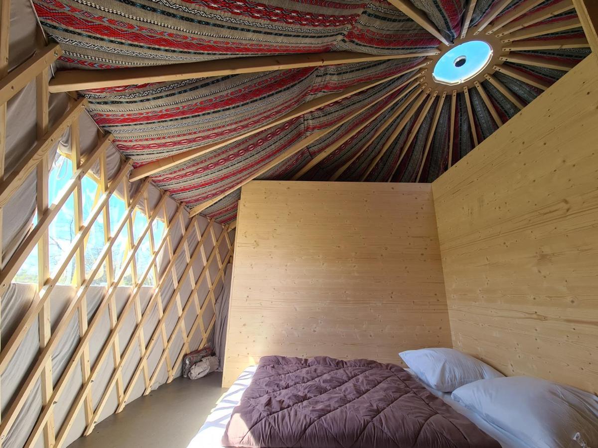 Camping A La Ferme - Hebergements Insolites Cerisy-la-Foret Екстериор снимка
