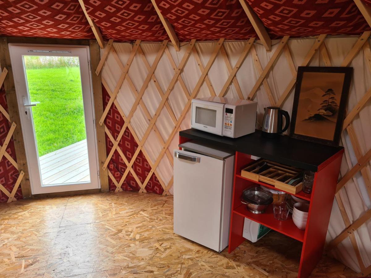 Camping A La Ferme - Hebergements Insolites Cerisy-la-Foret Екстериор снимка
