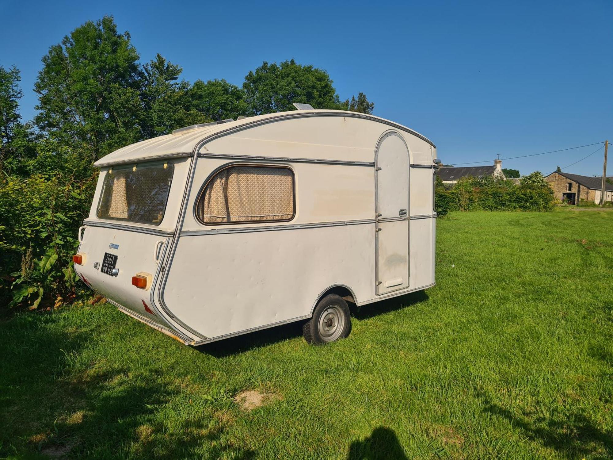 Camping A La Ferme - Hebergements Insolites Cerisy-la-Foret Екстериор снимка