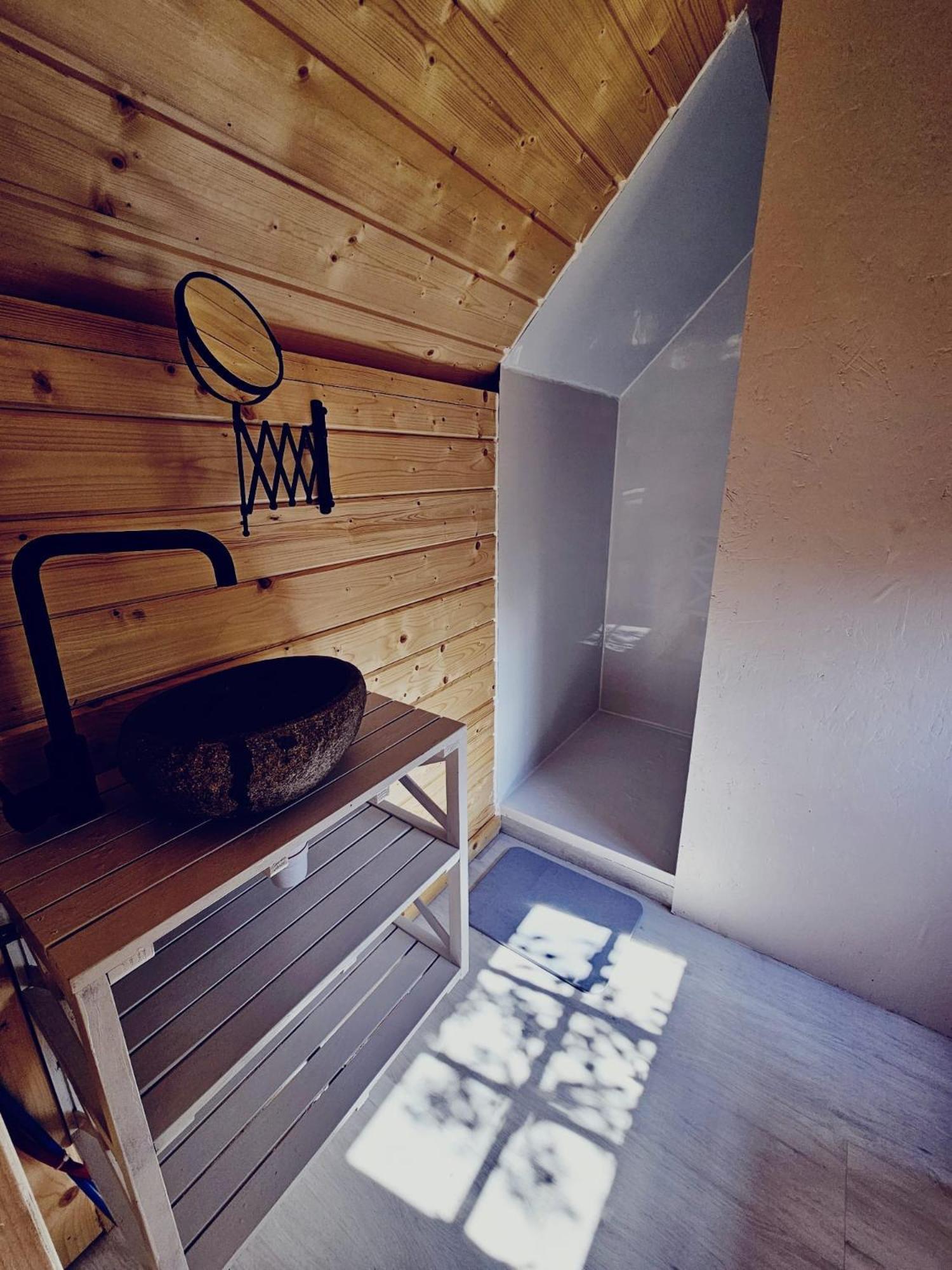 Camping A La Ferme - Hebergements Insolites Cerisy-la-Foret Екстериор снимка