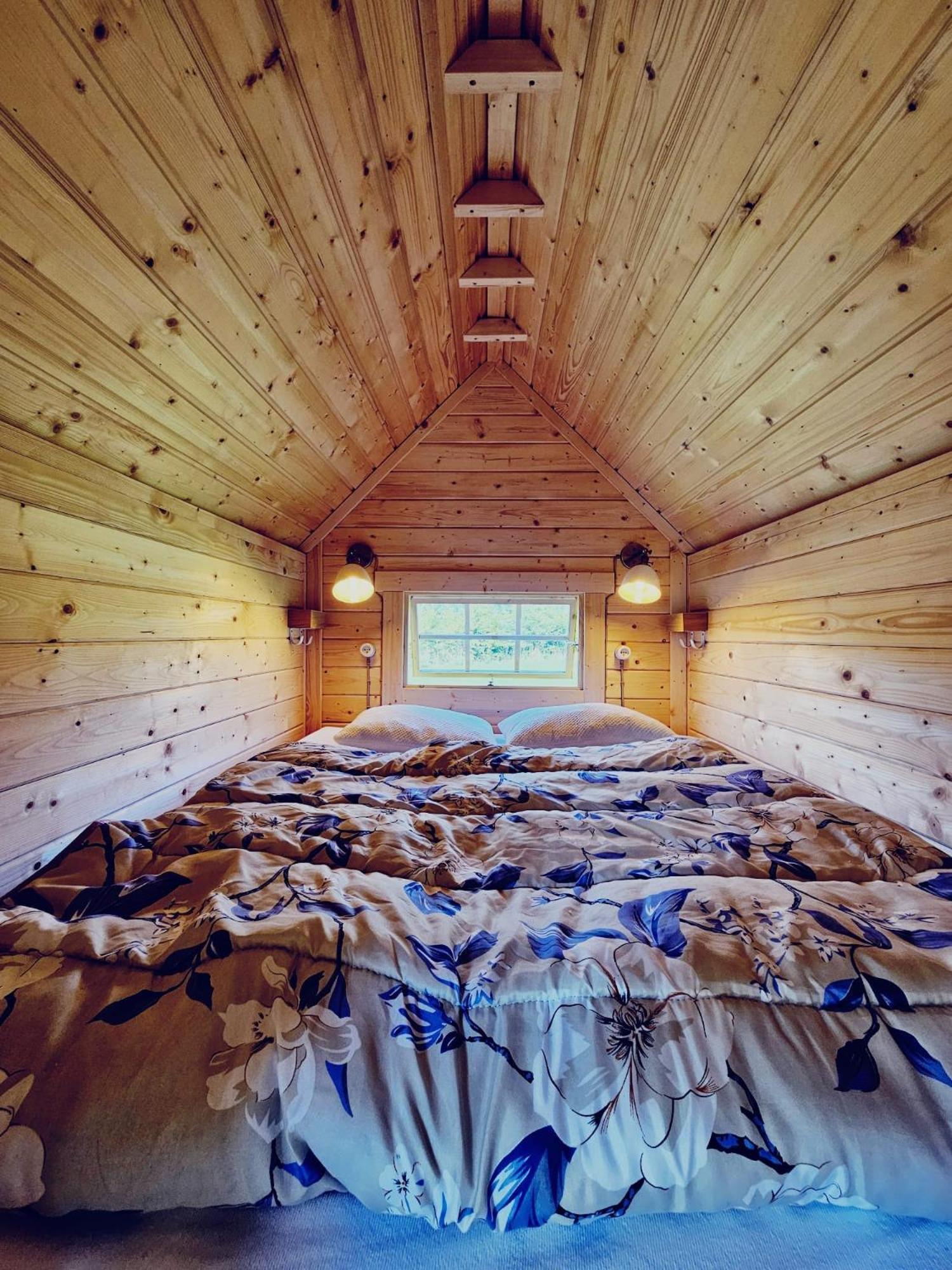 Camping A La Ferme - Hebergements Insolites Cerisy-la-Foret Екстериор снимка