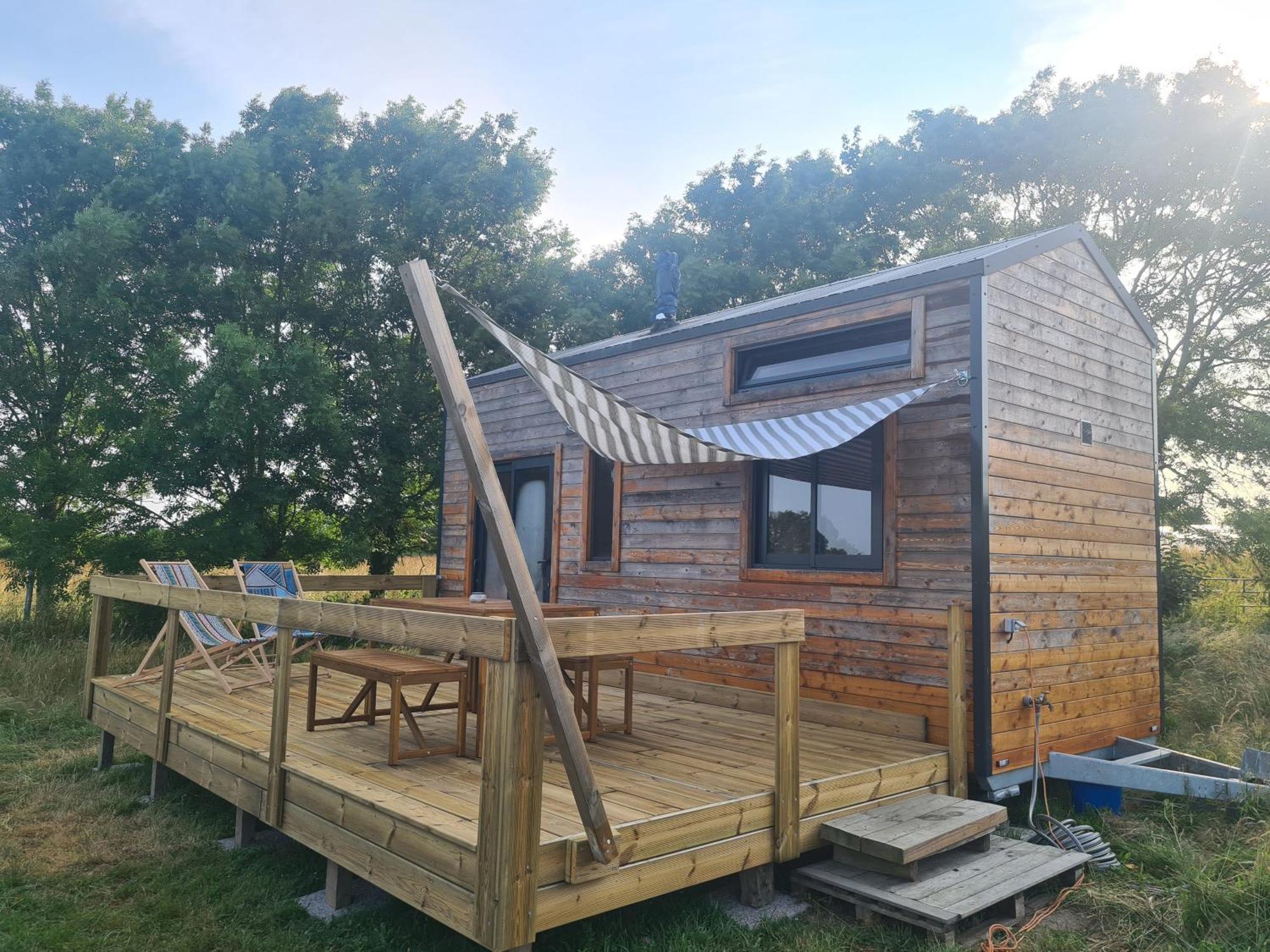 Camping A La Ferme - Hebergements Insolites Cerisy-la-Foret Екстериор снимка